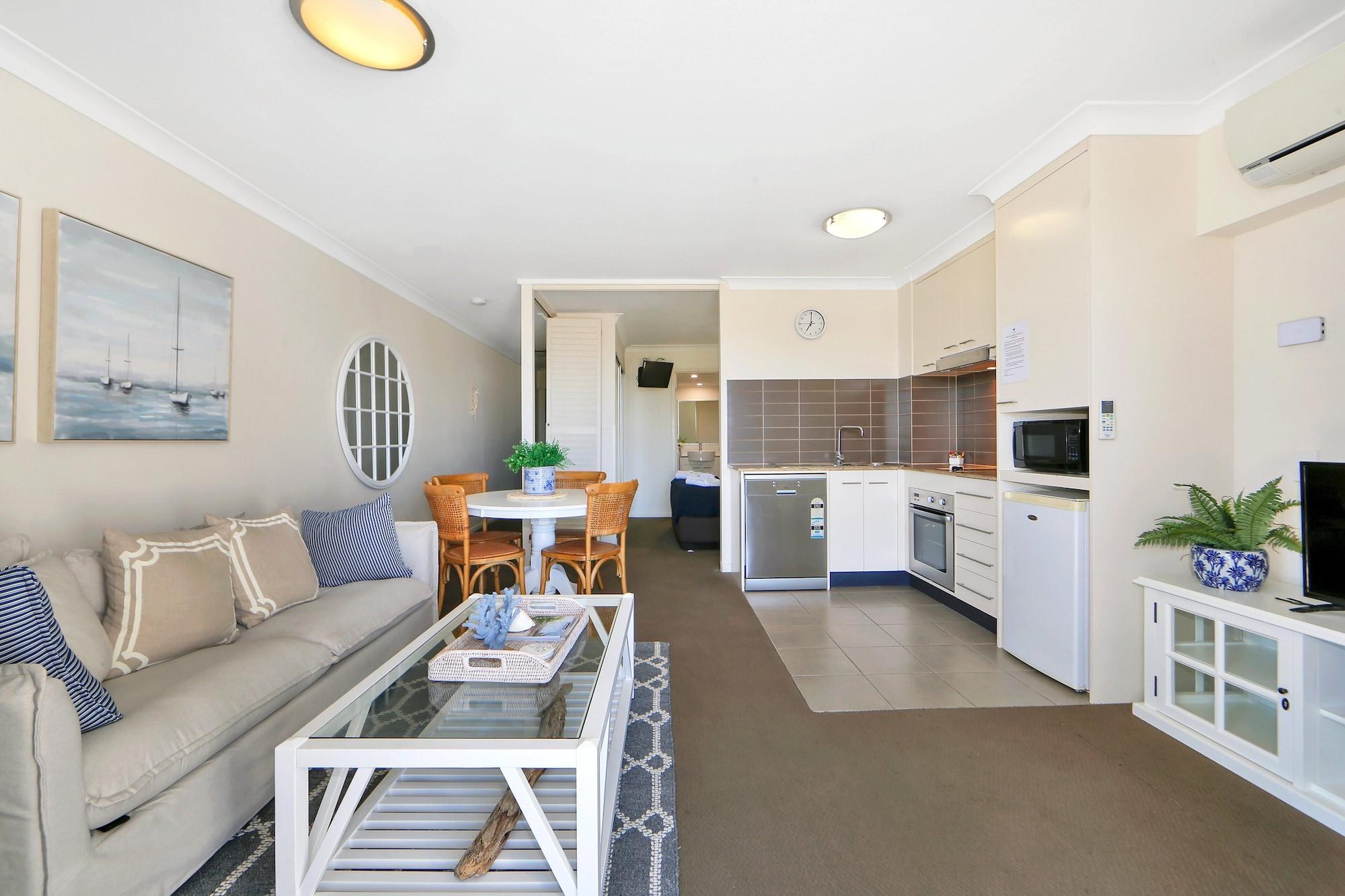 The Point Resort Bargara Exterior photo